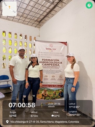 Equipo técnico de AGRODASIN dando la bienvenida al taller de Formación Agroecológica Campesina en Masinga, Santa Marta